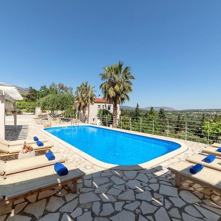 Villa Chrysallis With Heated Pool Георгіуполіс Екстер'єр фото